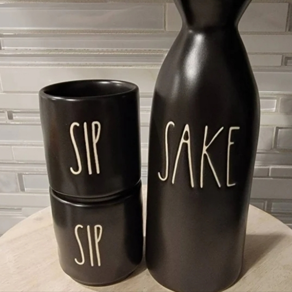 NWT Rae Dunn Sake Pitcher & Cup set Black